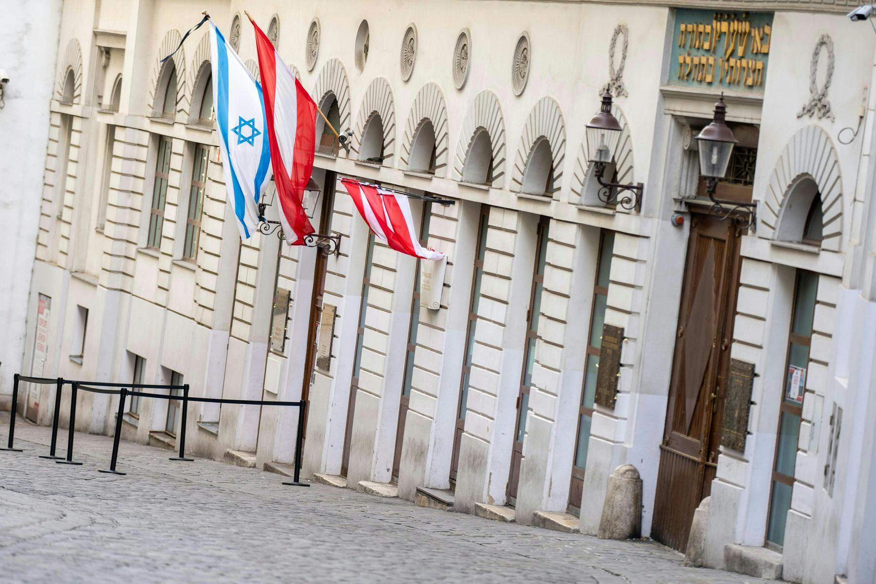 Jugendliche rissen Israel-Fahne von Wiener Stadttempel
